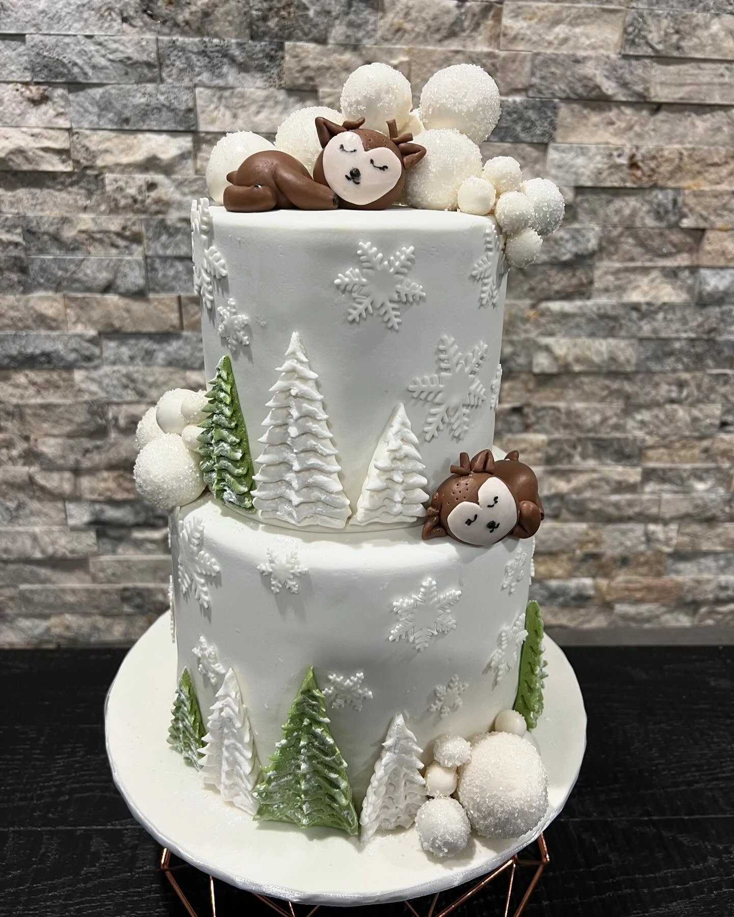 12. Winter Woodland Fondant Cake