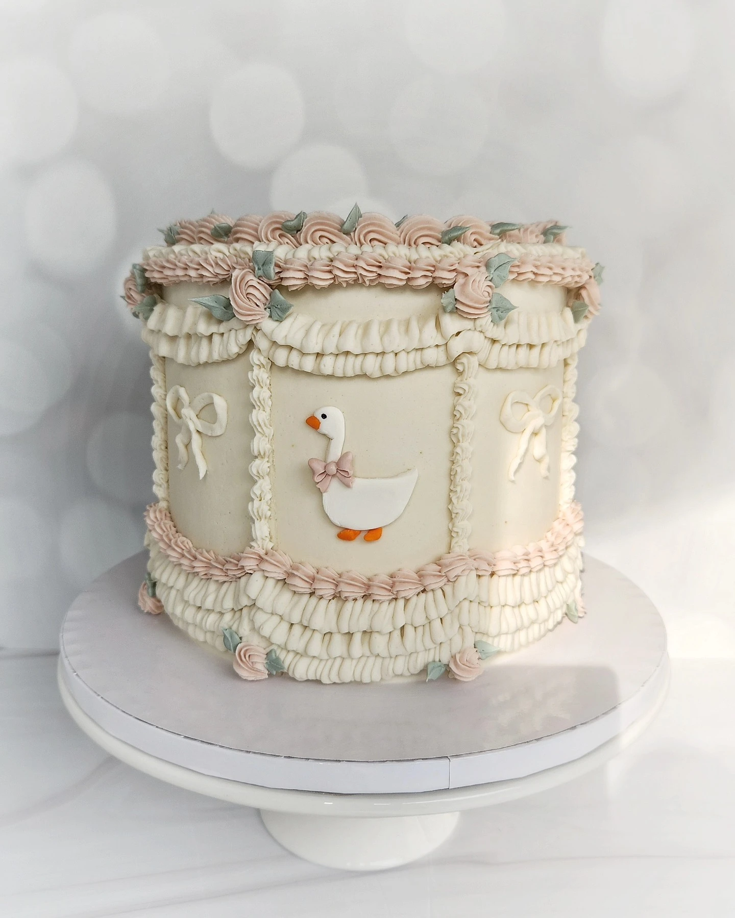 36. Vintage Buttercream Piping Cake