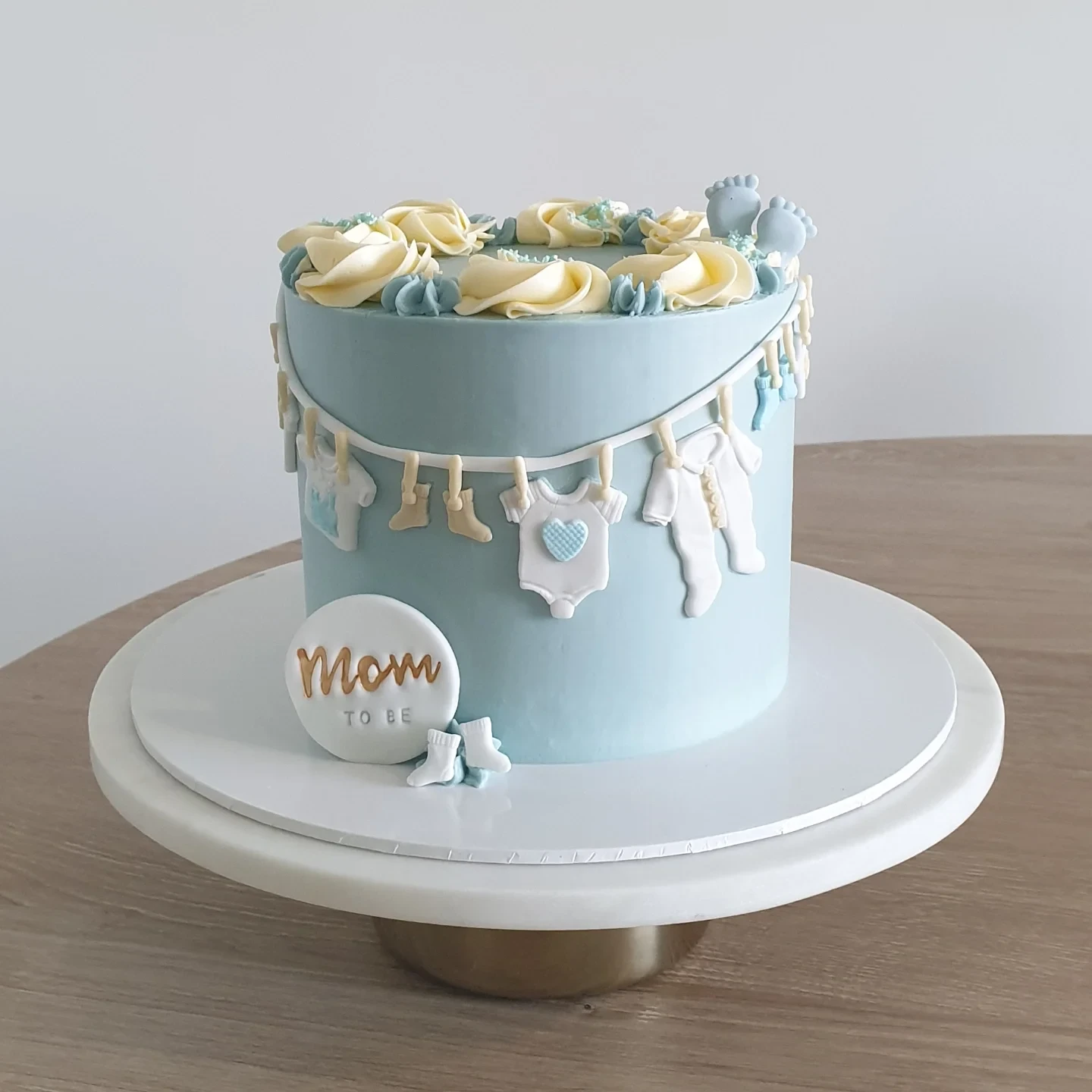 37. Modern Clothesline Cake