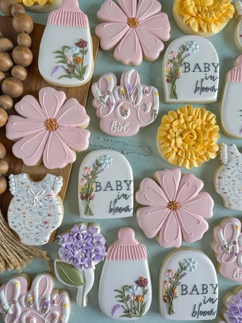 24. Focus on Intricate Florals