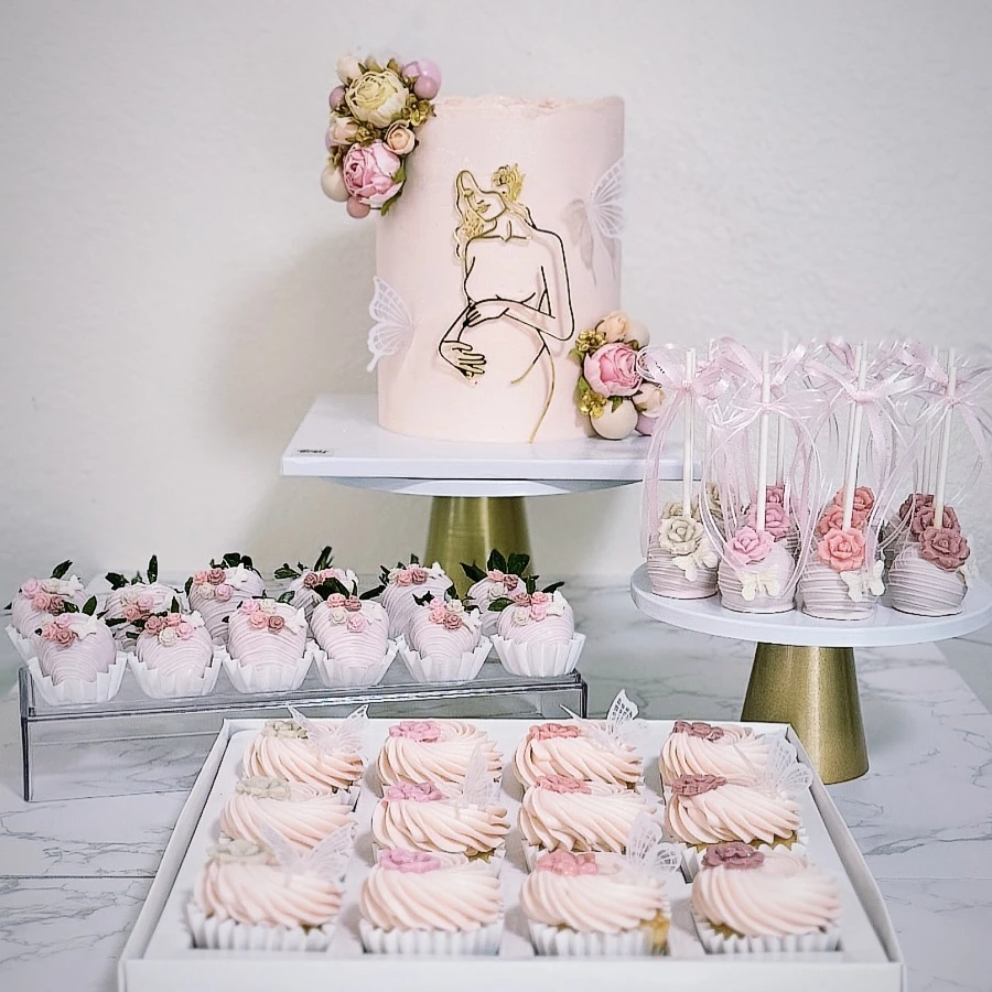 18. The Modern Line-Art Cake