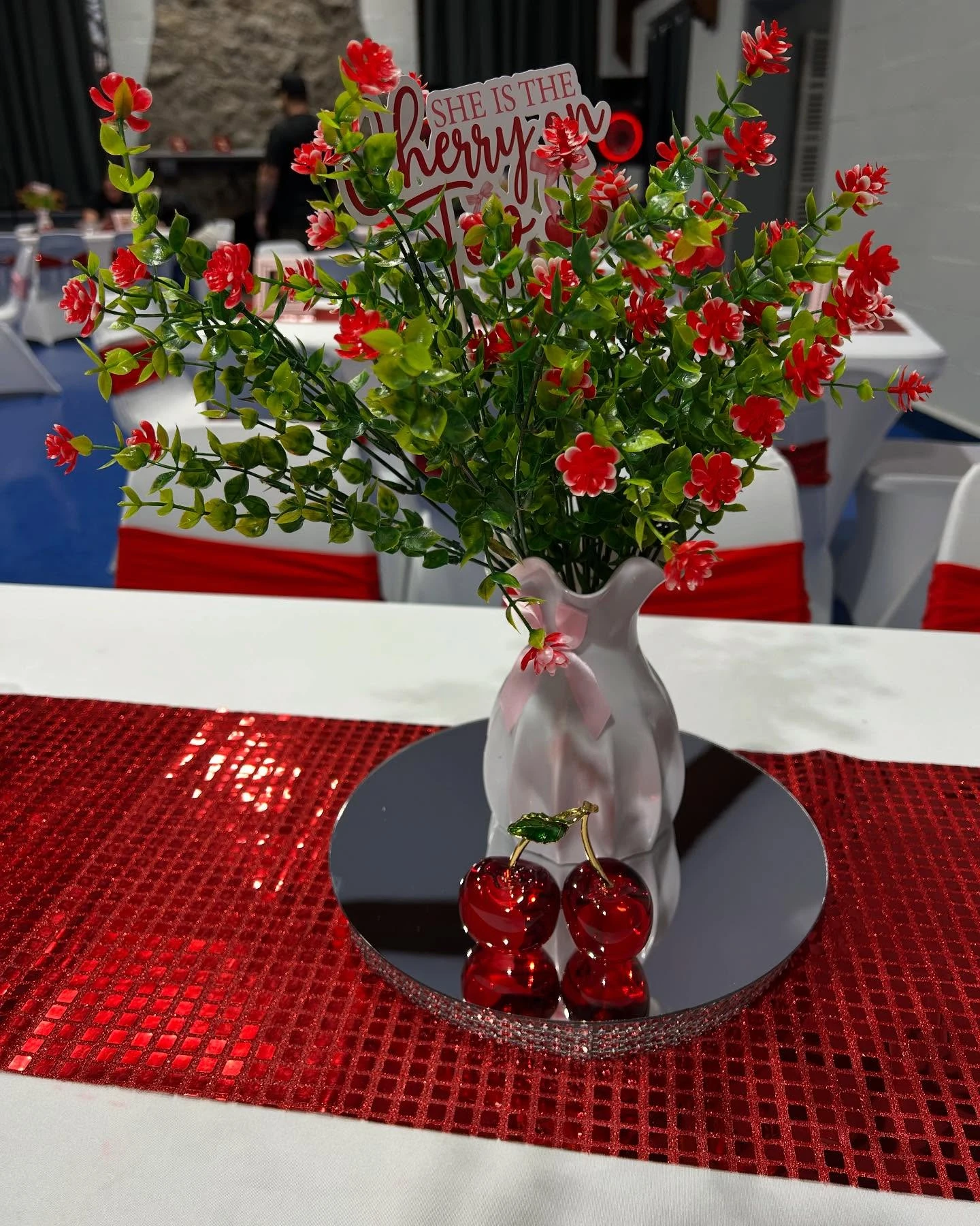 11. Simplify The Table Centerpiece