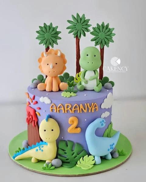 20. Bright and Colorful Fondant Cake