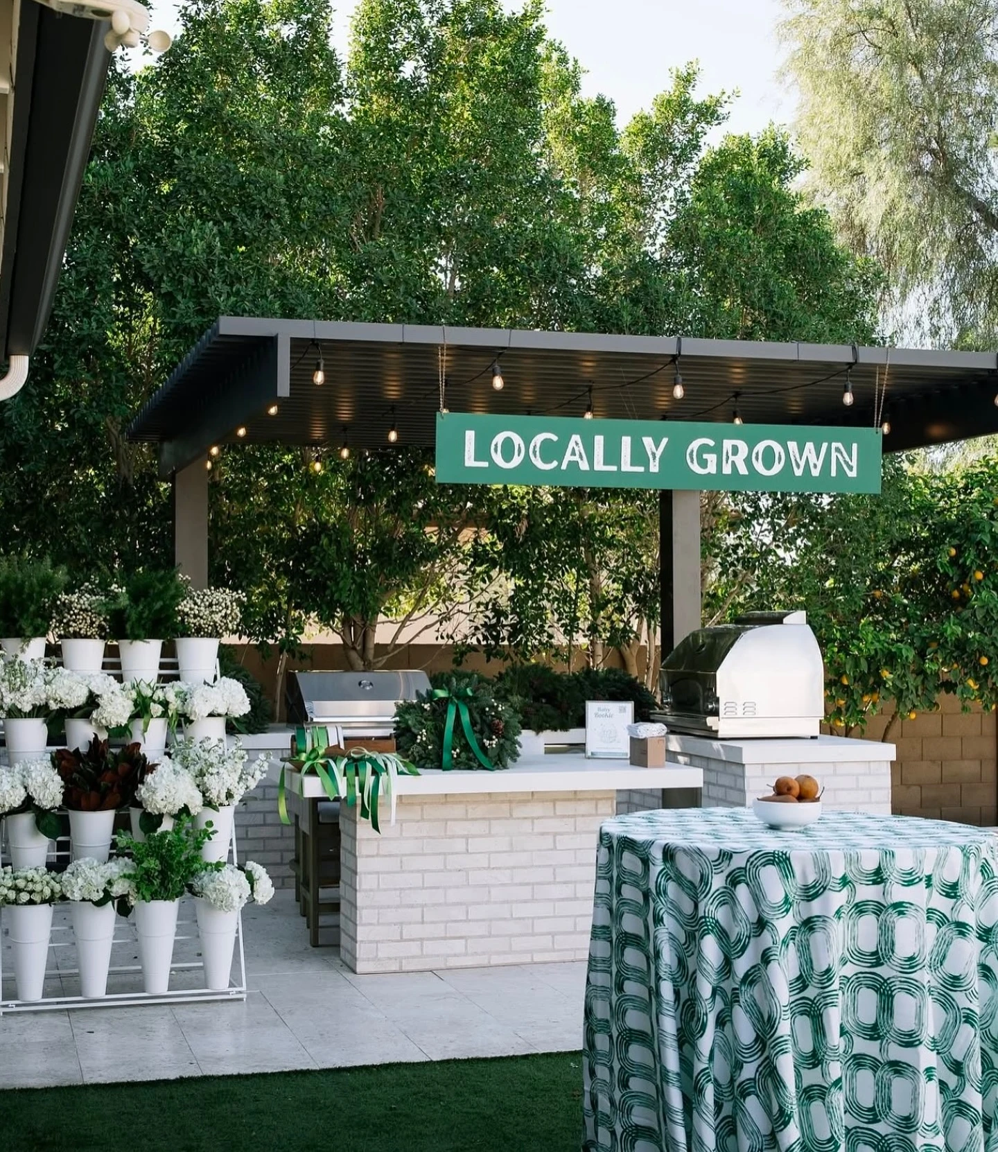 4. Set Up a Flower Bar