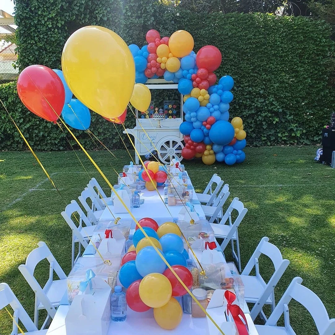 4. Balloon Centerpiece Runners