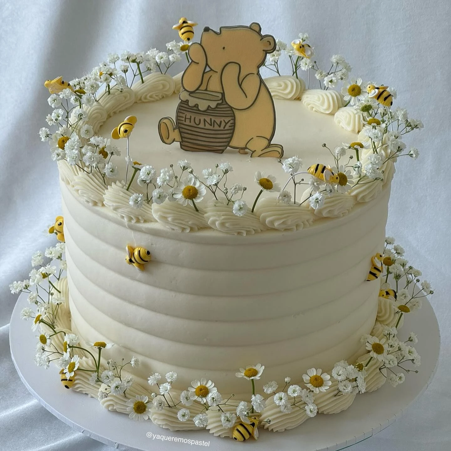 18. Simple Buttercream and Flowers