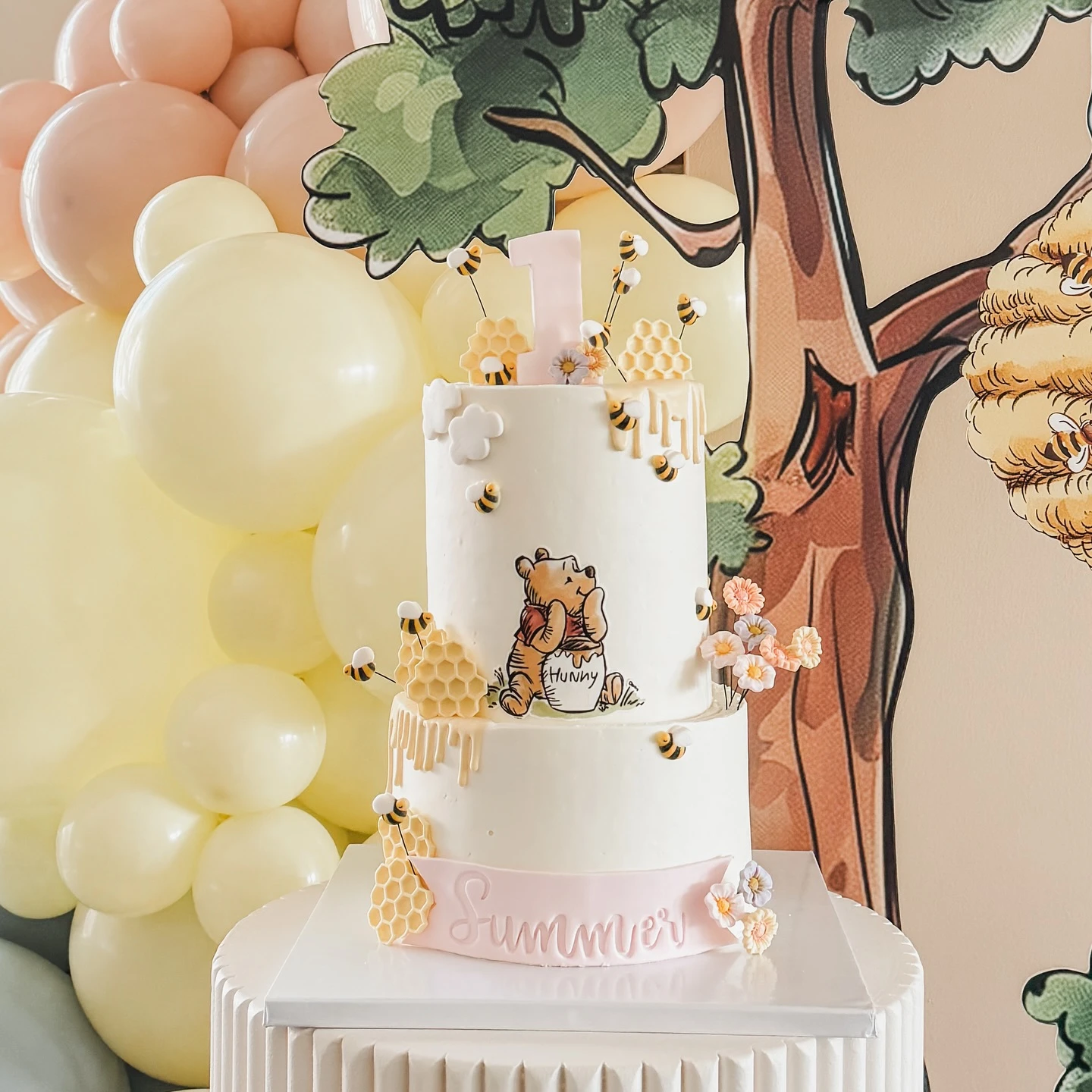 19. Cake and Backdrop Combo