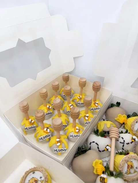 27. Hunny Dipper Cake Pops