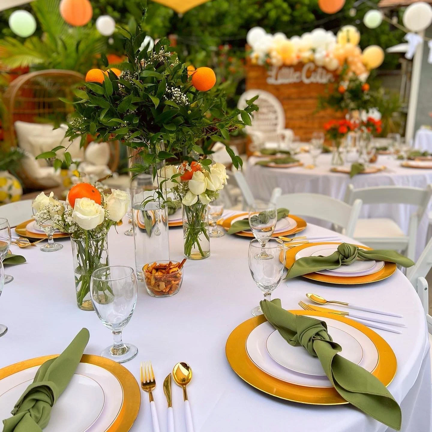 3. Centerpieces with Real Oranges
