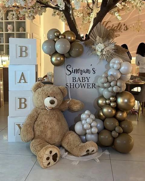 33. Giant Teddy Bear and Blocks