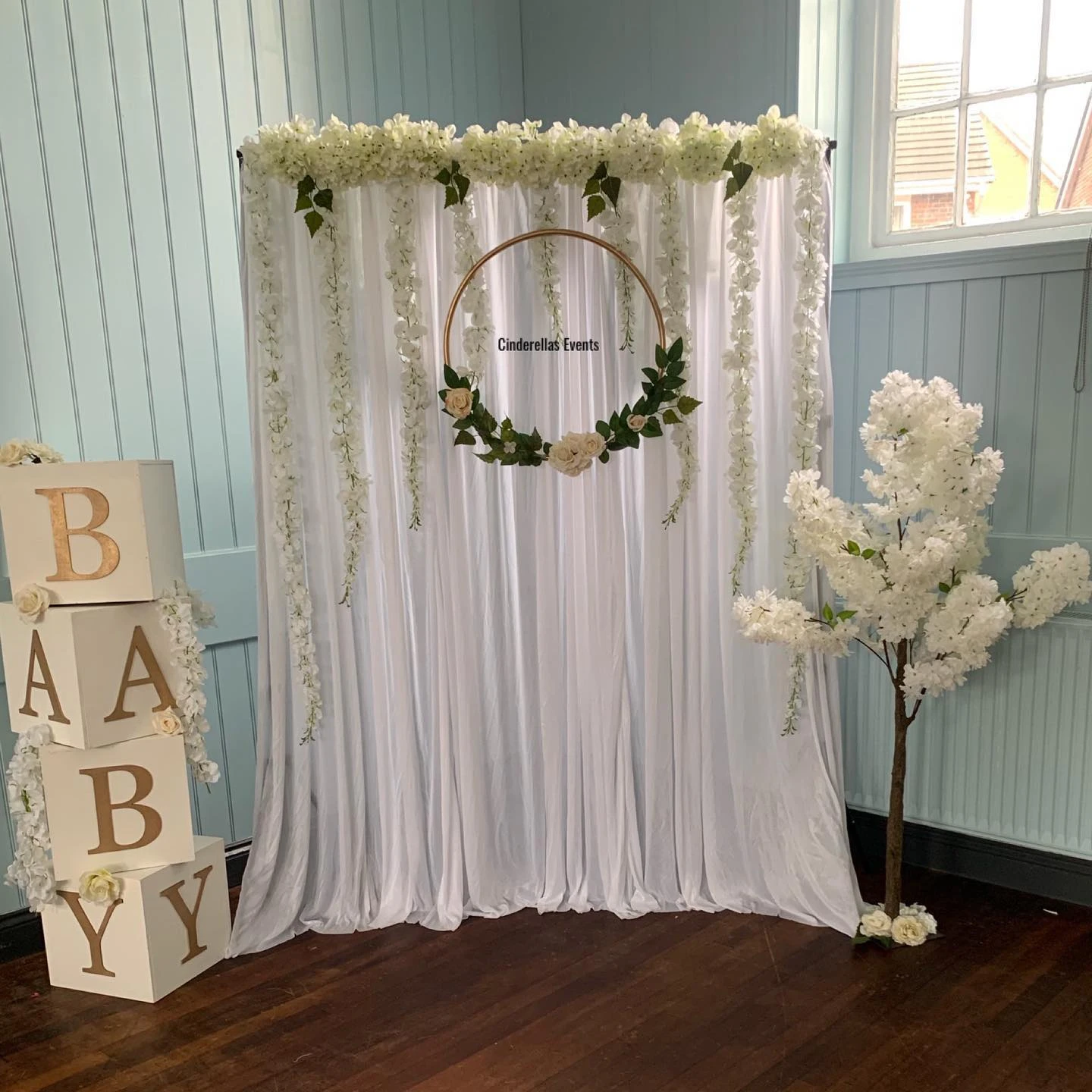 45. Classic Curtain and Wreath