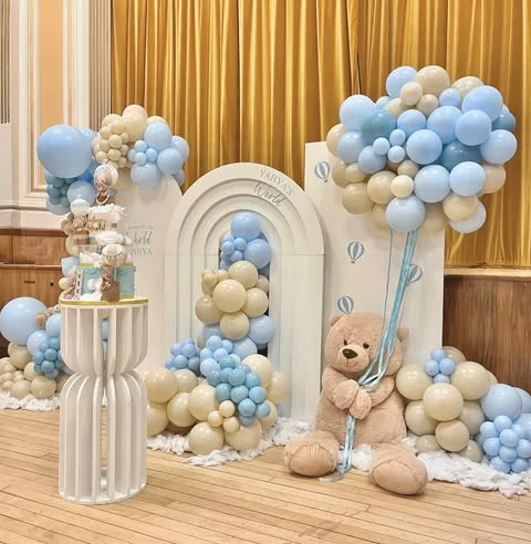 8. Classic Teddy Bear Theme