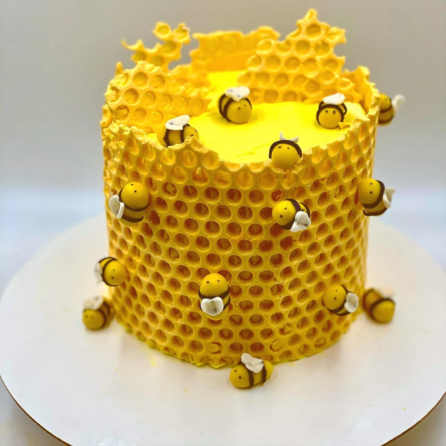 15. Honeycomb Texture Cake