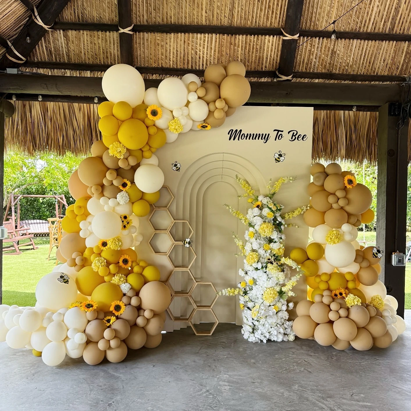 4. Balloon Wall with Sunflowers