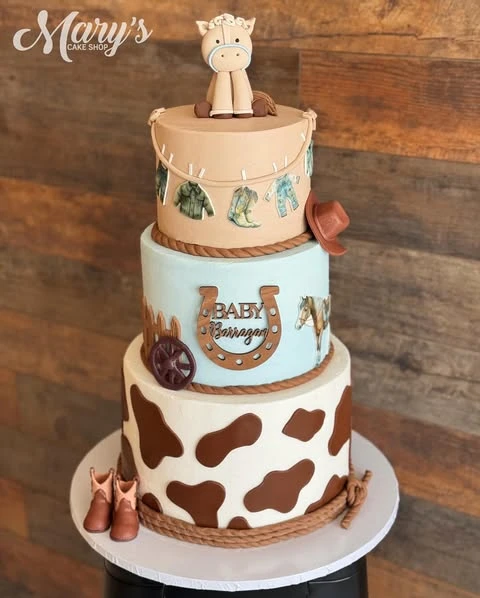 10. Detailed Storytelling Cake
