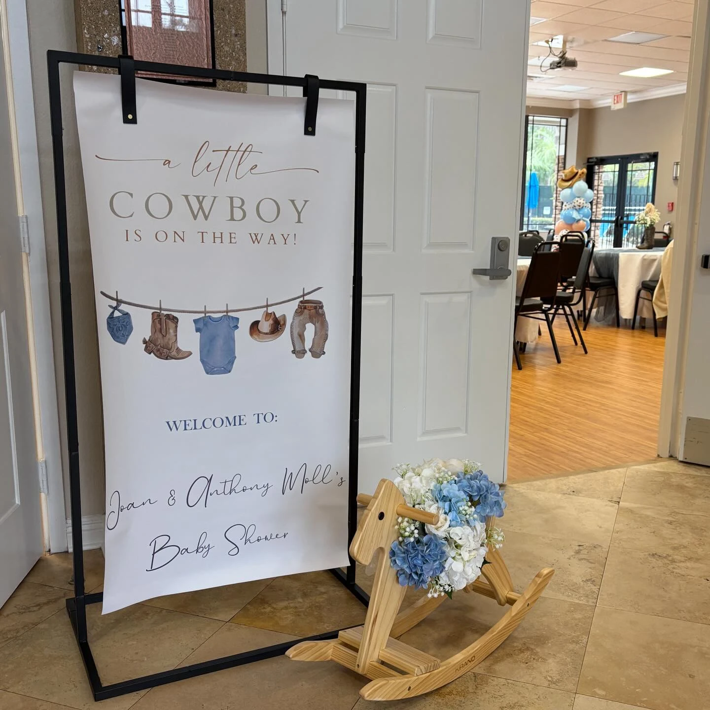 44. Simple Hanging Welcome Sign