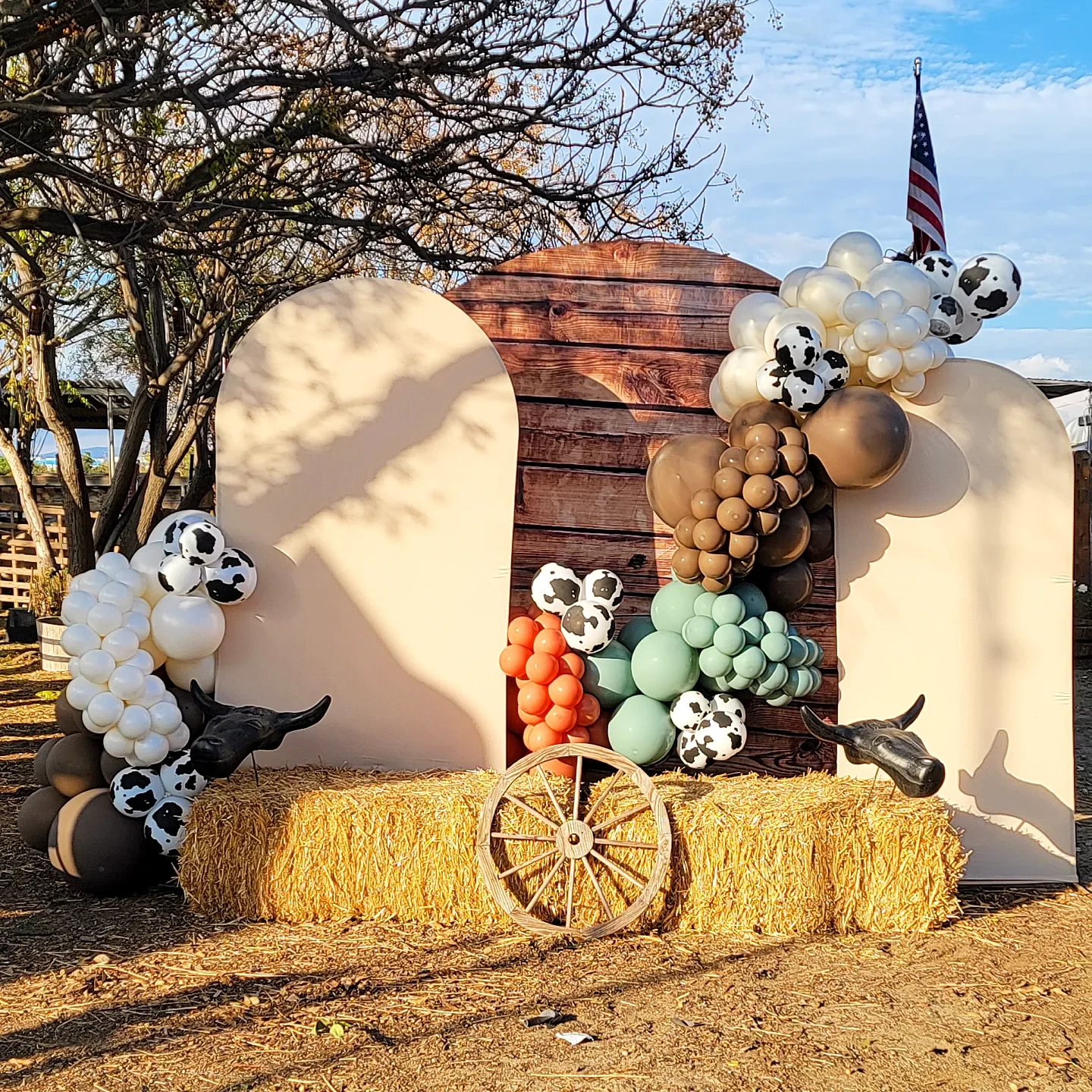 45. Outdoor Hay Bale Backdrop