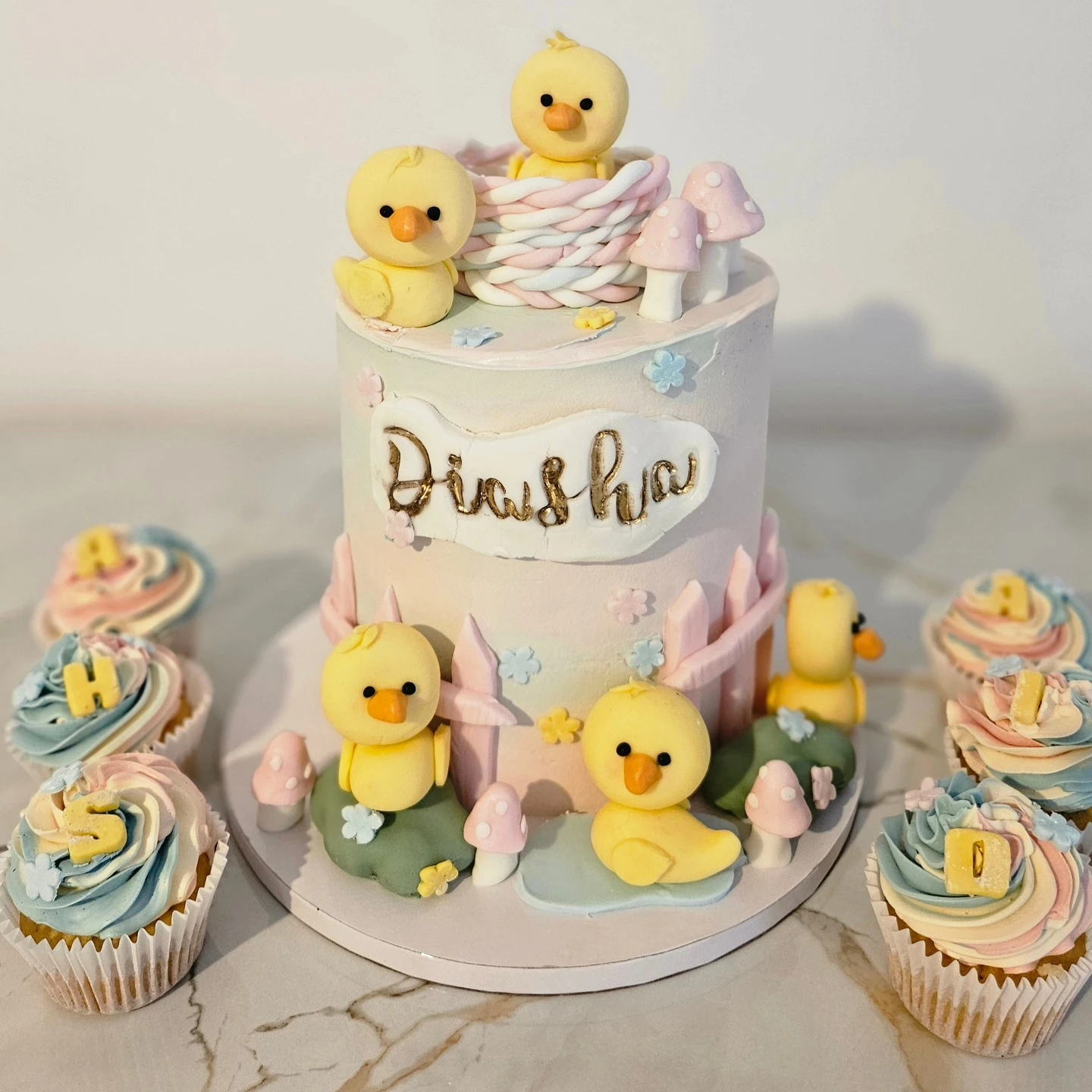 10. Fondant Duck Cake & Cupcakes
