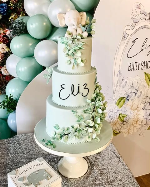 11. Commit to a High-End Cake