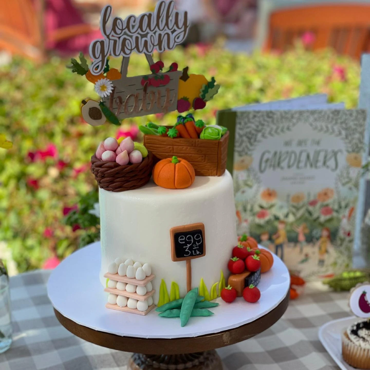 11. Splurge on a Fondant Cake
