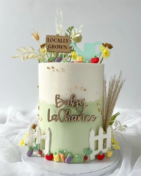 34. Use a Simple Buttercream Cake