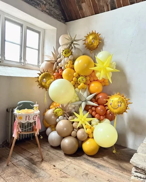 21. Ambitious Balloon Backdrop