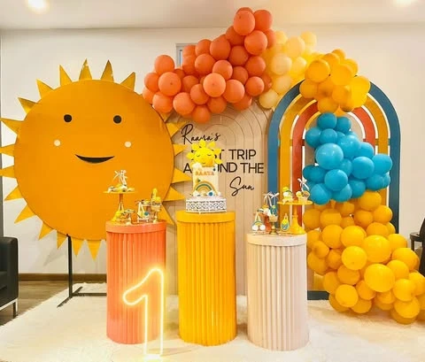 25. Layer Your Party Backdrops