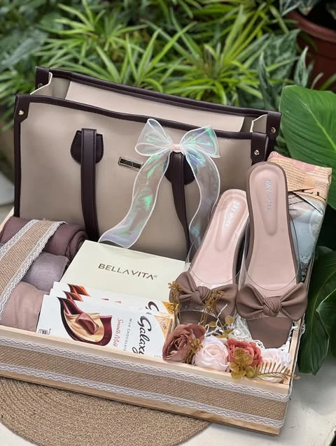 4. Curated Professional Gift Tray