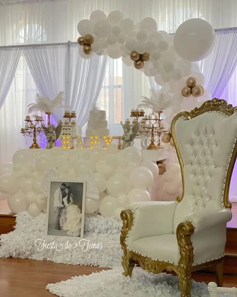 18. A Throne for Mom-to-Be