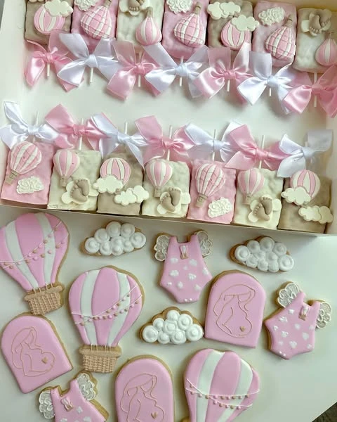 29. The Take-Home Treat Box