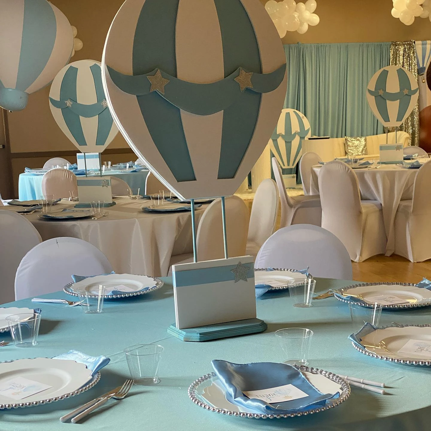 30. Watch Out For Tippy Centerpieces