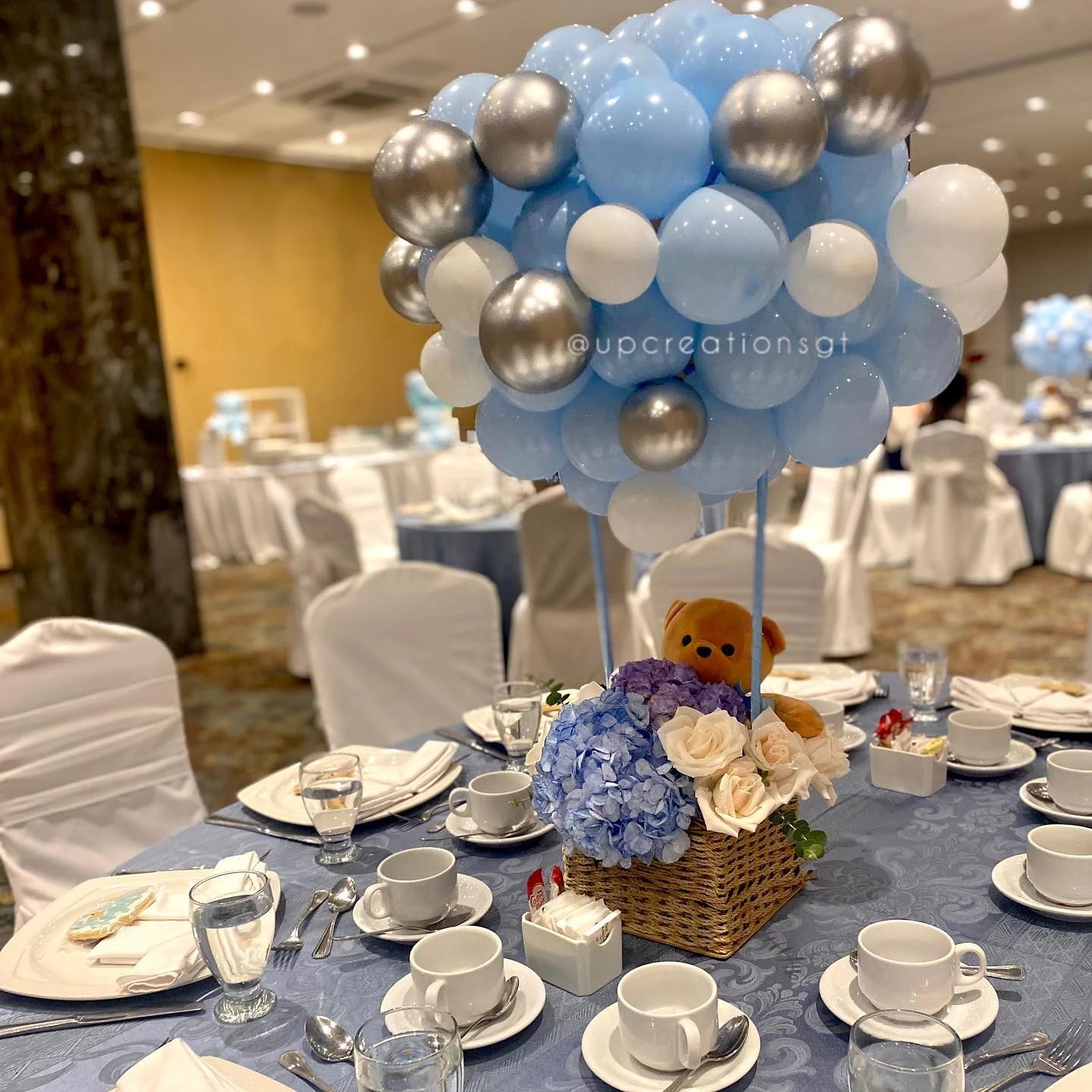 32. The Classic Balloon Centerpiece