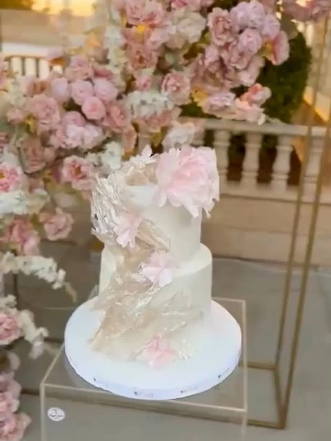 7. Frame Your Backdrop with Floral Towers image 2