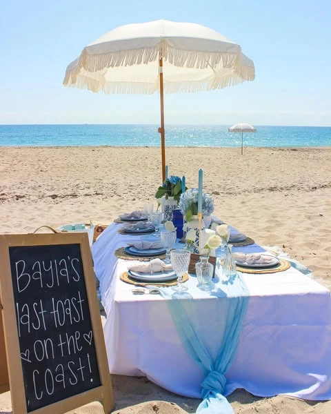 23. Full Beach Tablescape