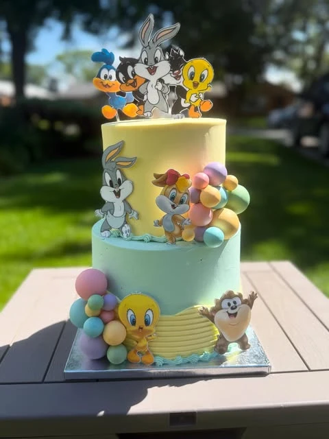 11. Pastel Balloon Garland Cake