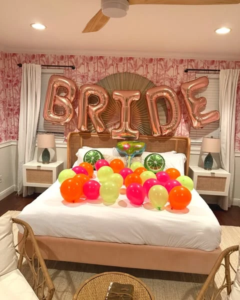 12. Decorating The Bride's Room