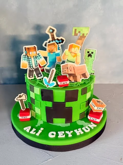 13. Creeper Cake with Toppers