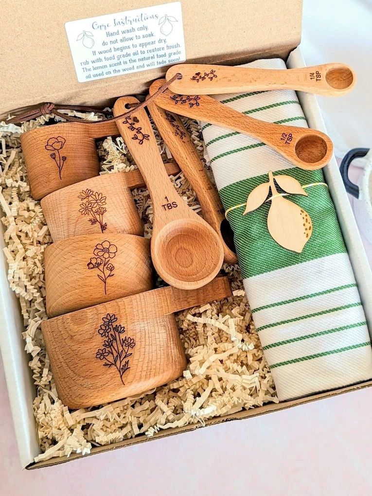 16. Engraved Wooden Measuring Set