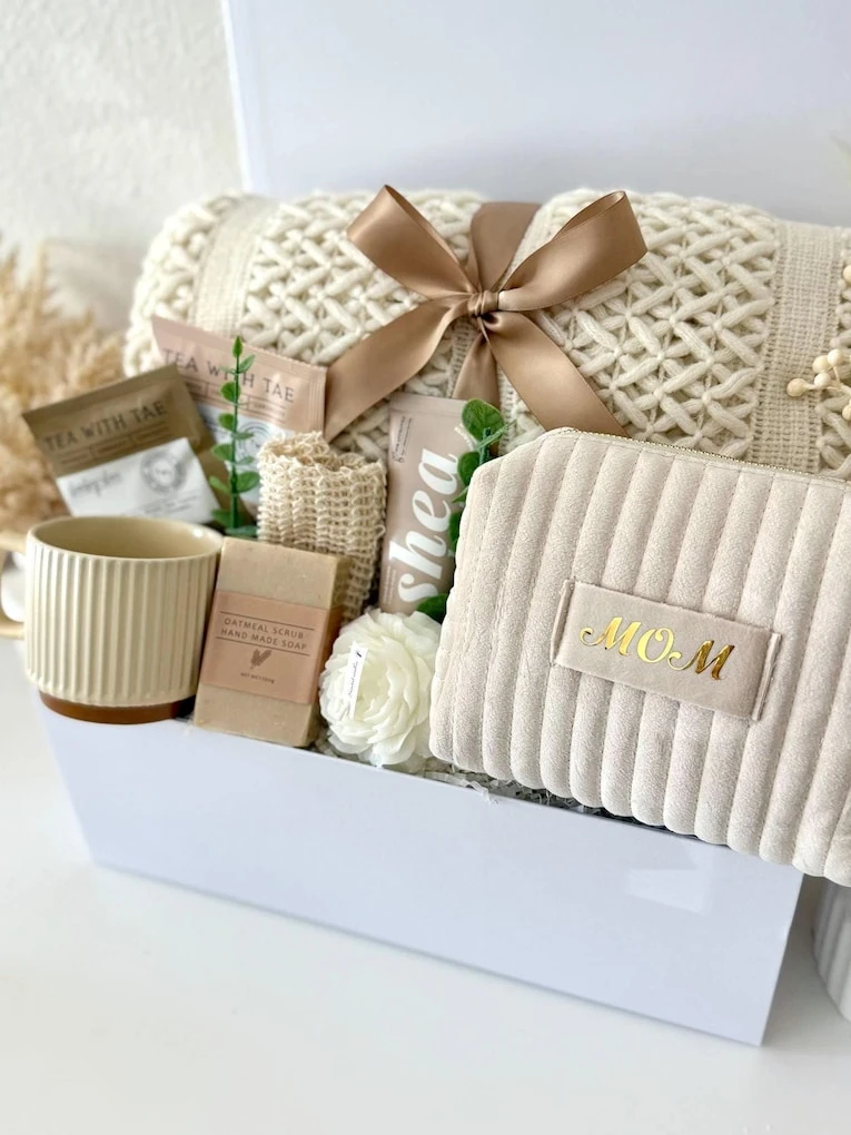 30. Pre-Made Neutral Spa Basket