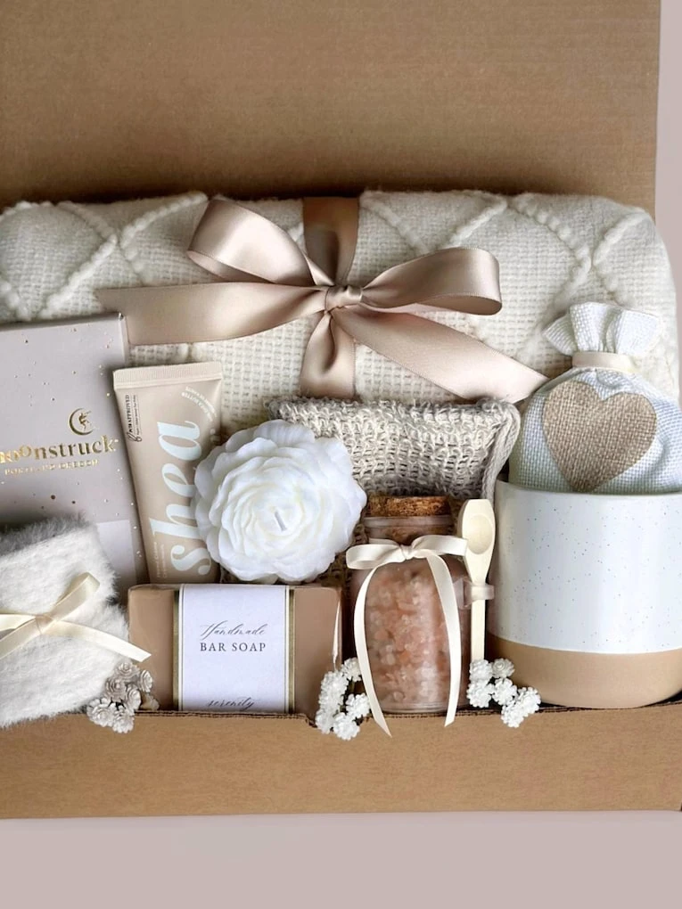 46. Neutral Curated Gift Box