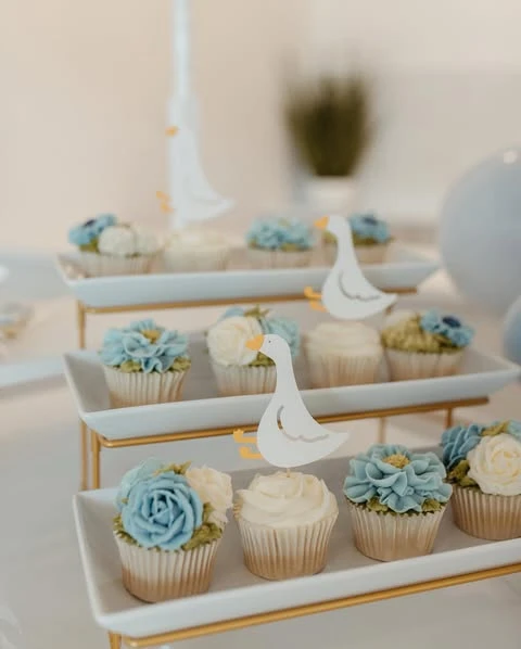 27. Mix Custom and Simple Cupcakes