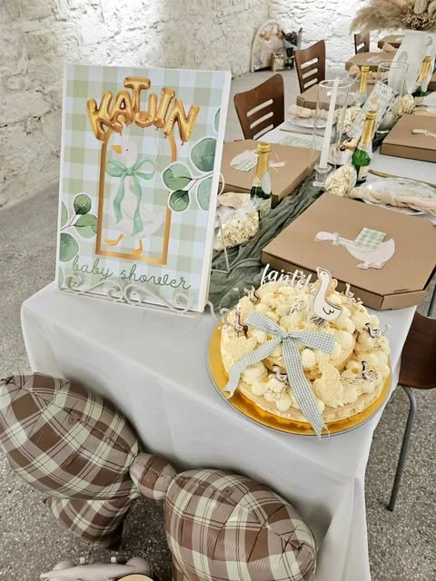 38. Gingham and Kraft Paper