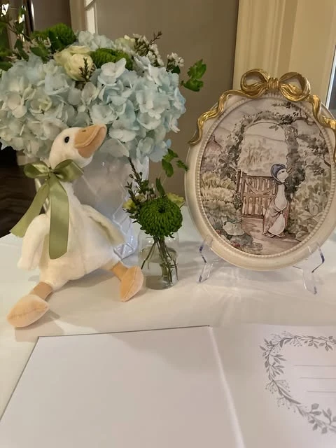 4. Simple Guest Book Table