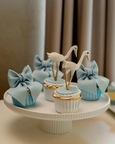 14. Storks, Bows, and Fondant image 1
