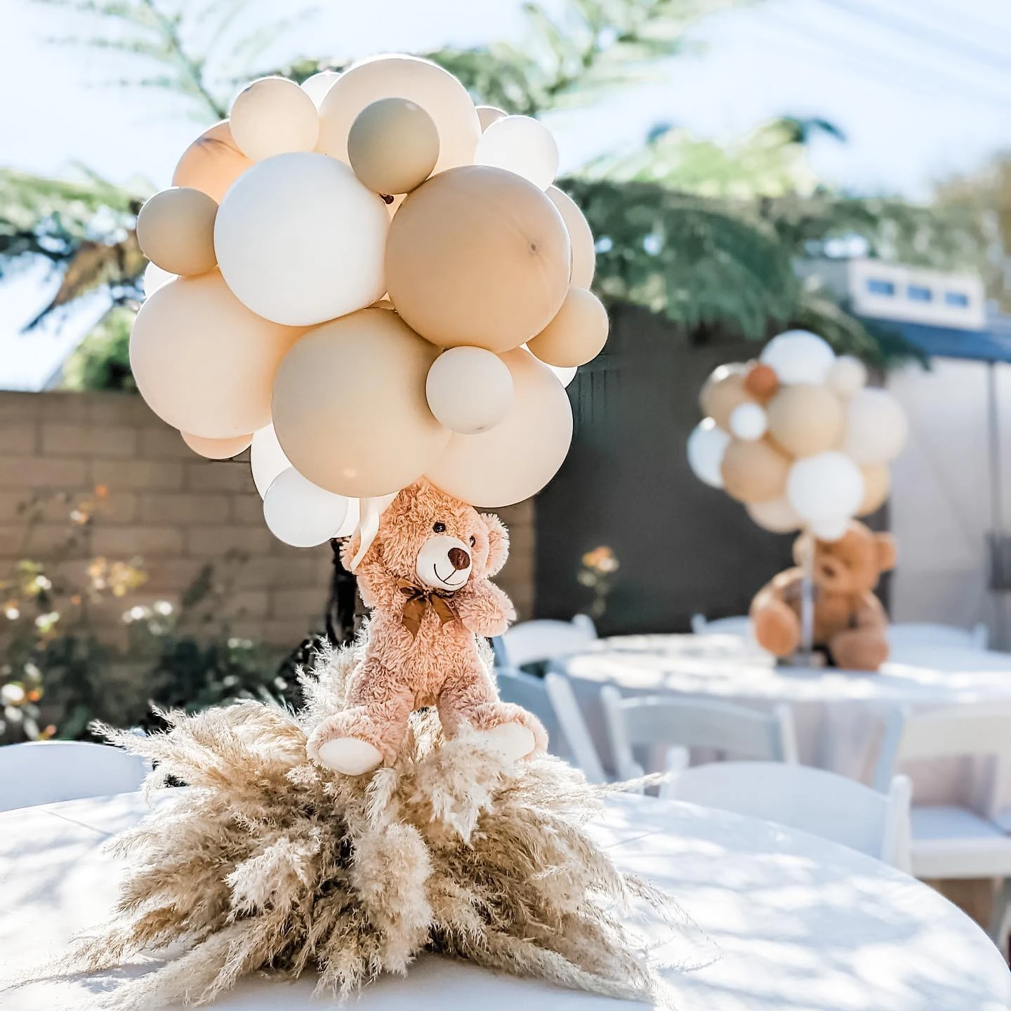13. Teddy Bear Balloon Centerpiece