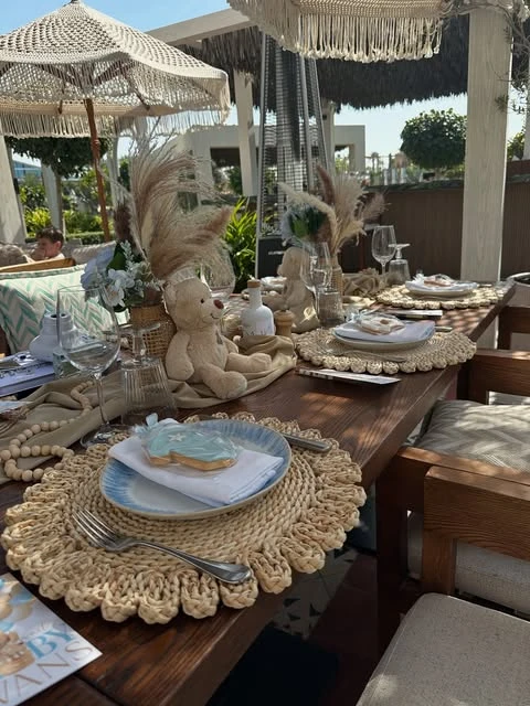 15. Boho Outdoor Tablescape