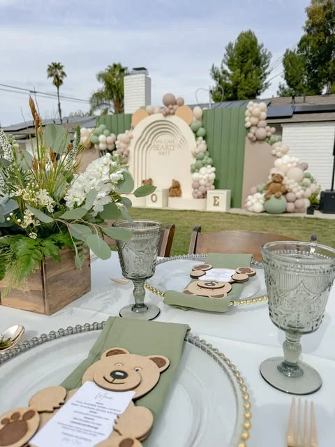 32. Themed Menu Place Cards