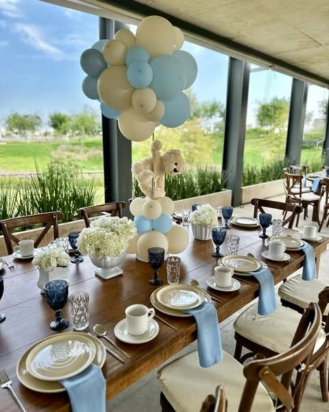 35. Single Statement Centerpiece
