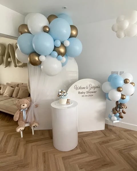 4. Minimalist Dessert Display