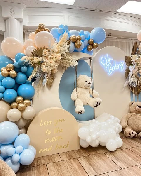 45. Multi-Panel Backdrop with Swing